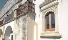 Casa del 1500 con giardino in vendita a Melpignano