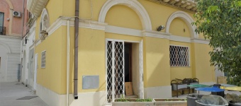 Locale commerciale in vendita in Piazza San Nicola ad Aradeo